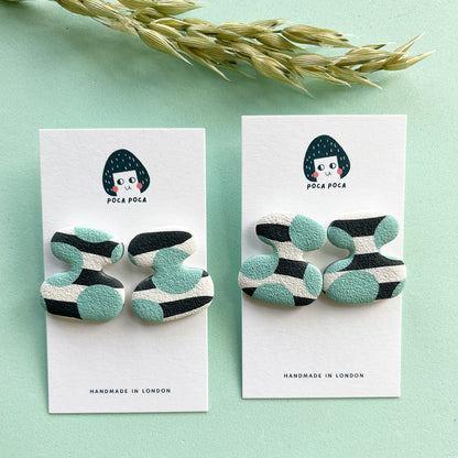 Urban Zen Gourd-Shaped Stud Earrings