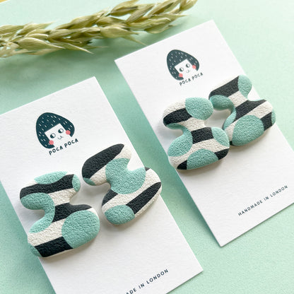 Urban Zen Gourd-Shaped Stud Earrings